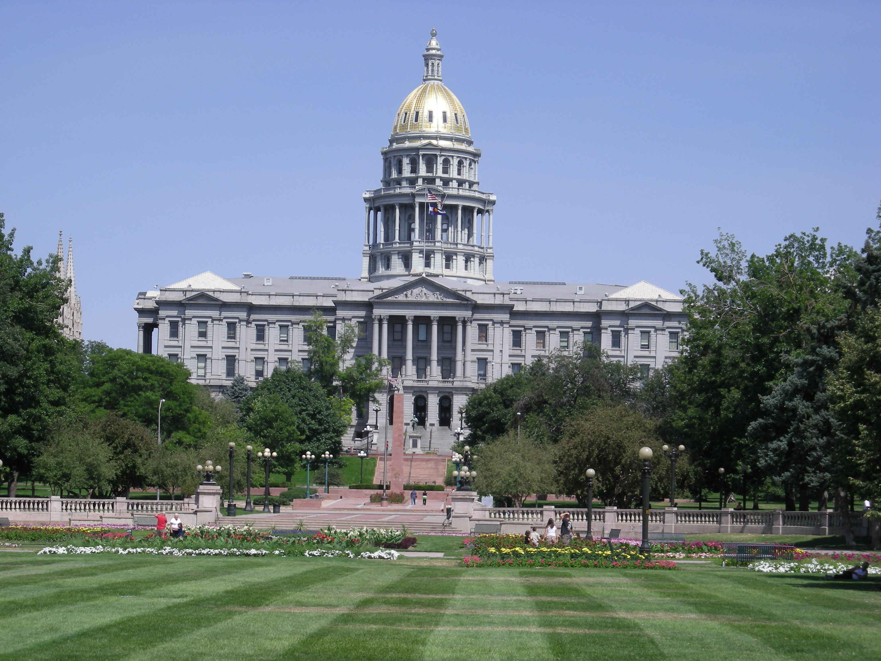 Colorado_State_Capitol_July_2007