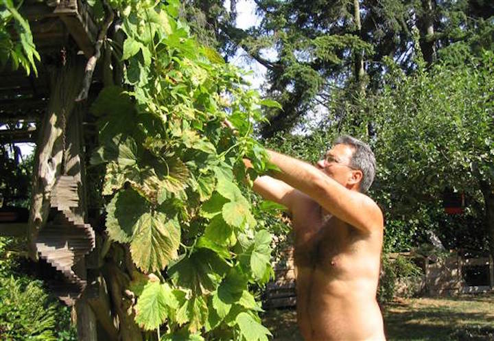 Shannon daugherty naked World Naked Gardening Day