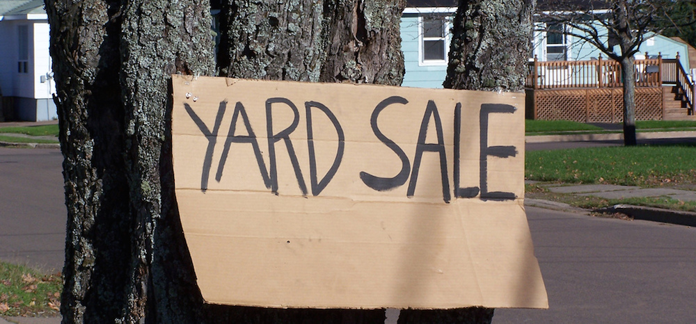 yard sale sign