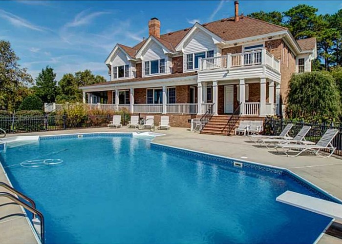 The Top 10 Best Landscaped Waterfront Homes in Virginia Beach, VA