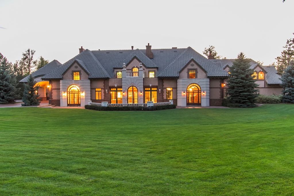 Luxurious house with a lawn