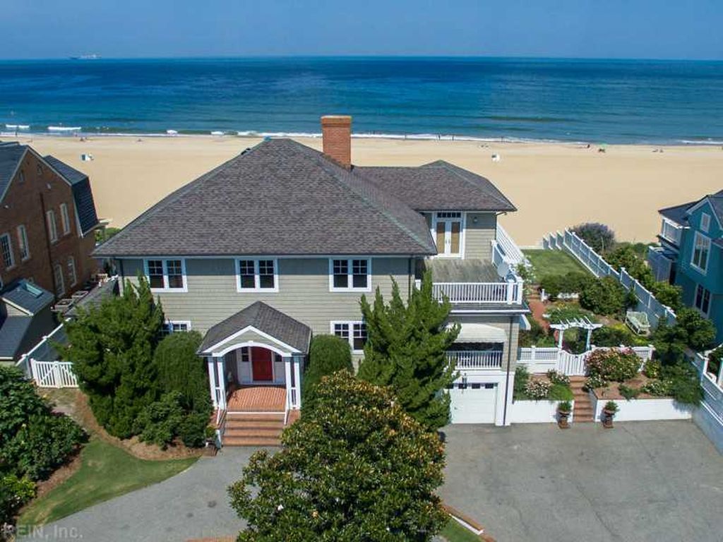 A house in Virginia by the beach