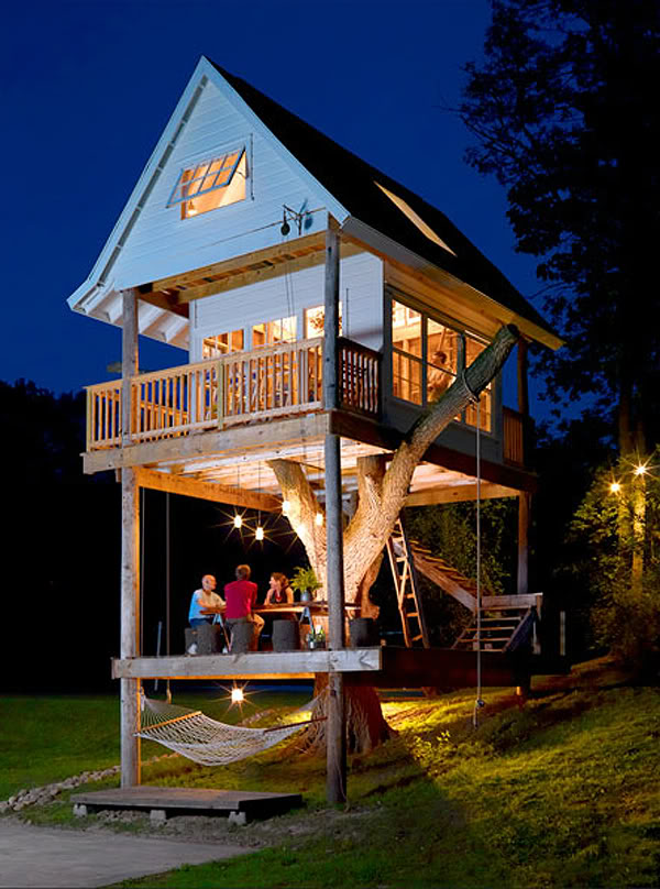 DIY Camp Treehouse