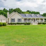 How to Choose the Right Grass Type for Your Huntsville Home