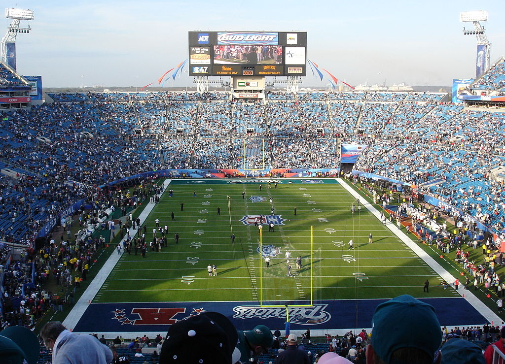 Artificial turf making a comeback at NFL stadiums, MLB ballparks