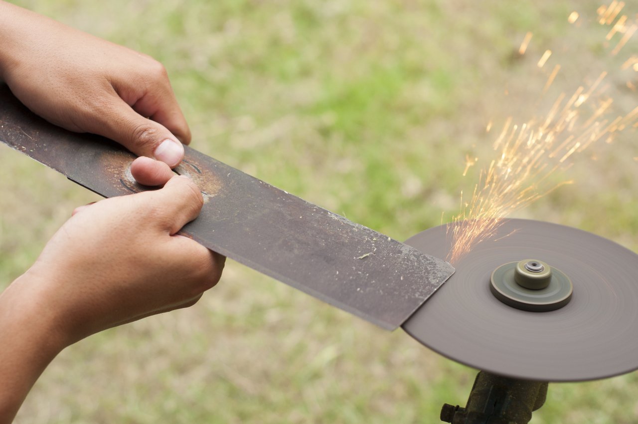 The BEST NEW Tool For Sharpening A Lawn Mower Blade! (Have You Seen This  Yet?!) 