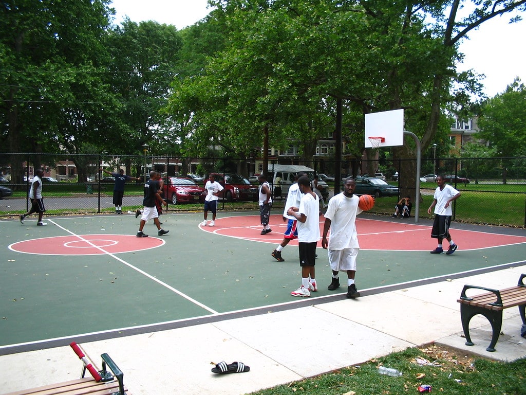 Public shop basketball courts