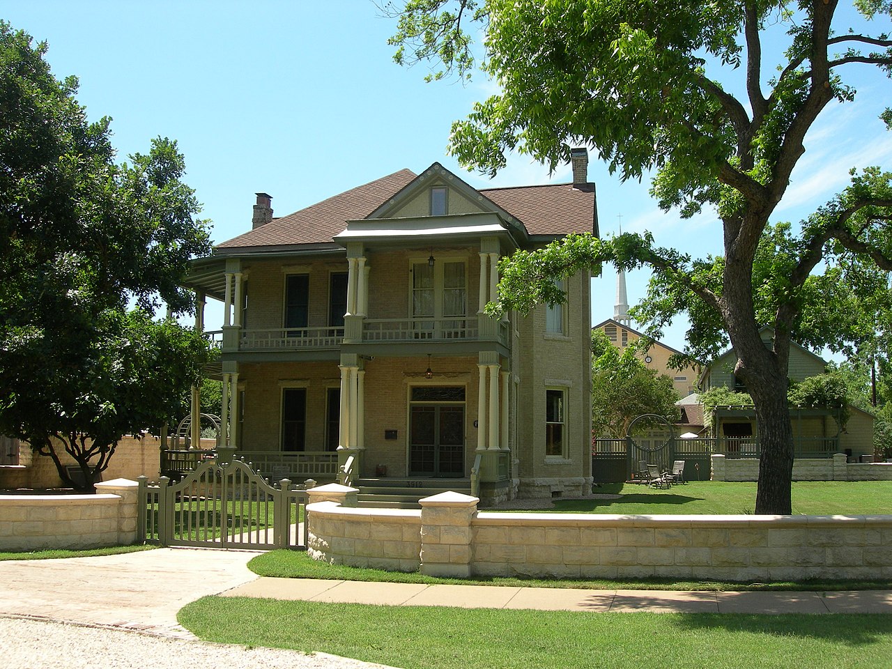 A front landscape of a house in austin