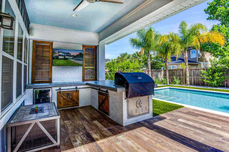 outdoor kitchen