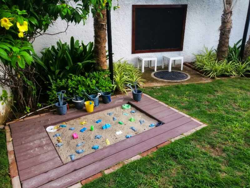 side yard play area for kids