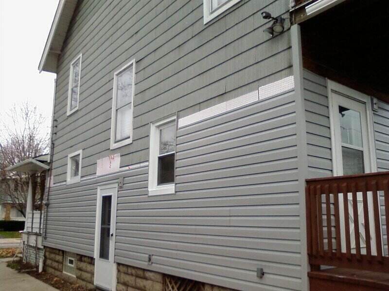 Siding being replaced on a house