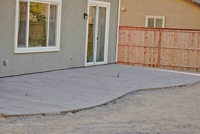 New concrete pad for a patio that has a curved edge