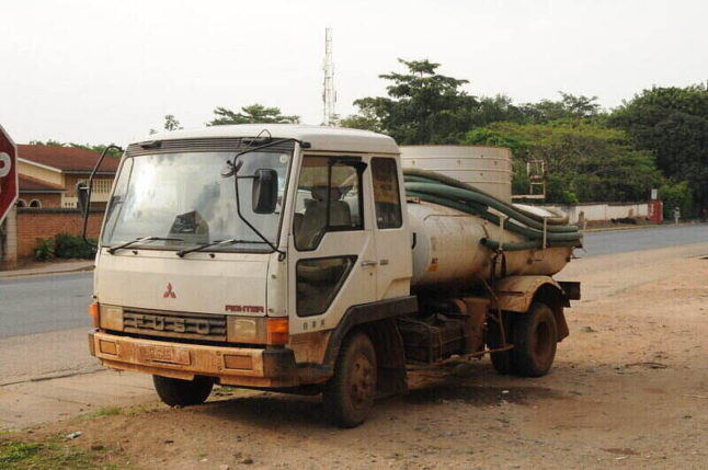 Septic pump truck