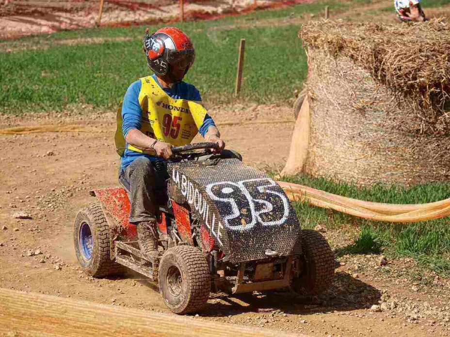 Kicking Grass: The Sport of Lawn Mower Racing
