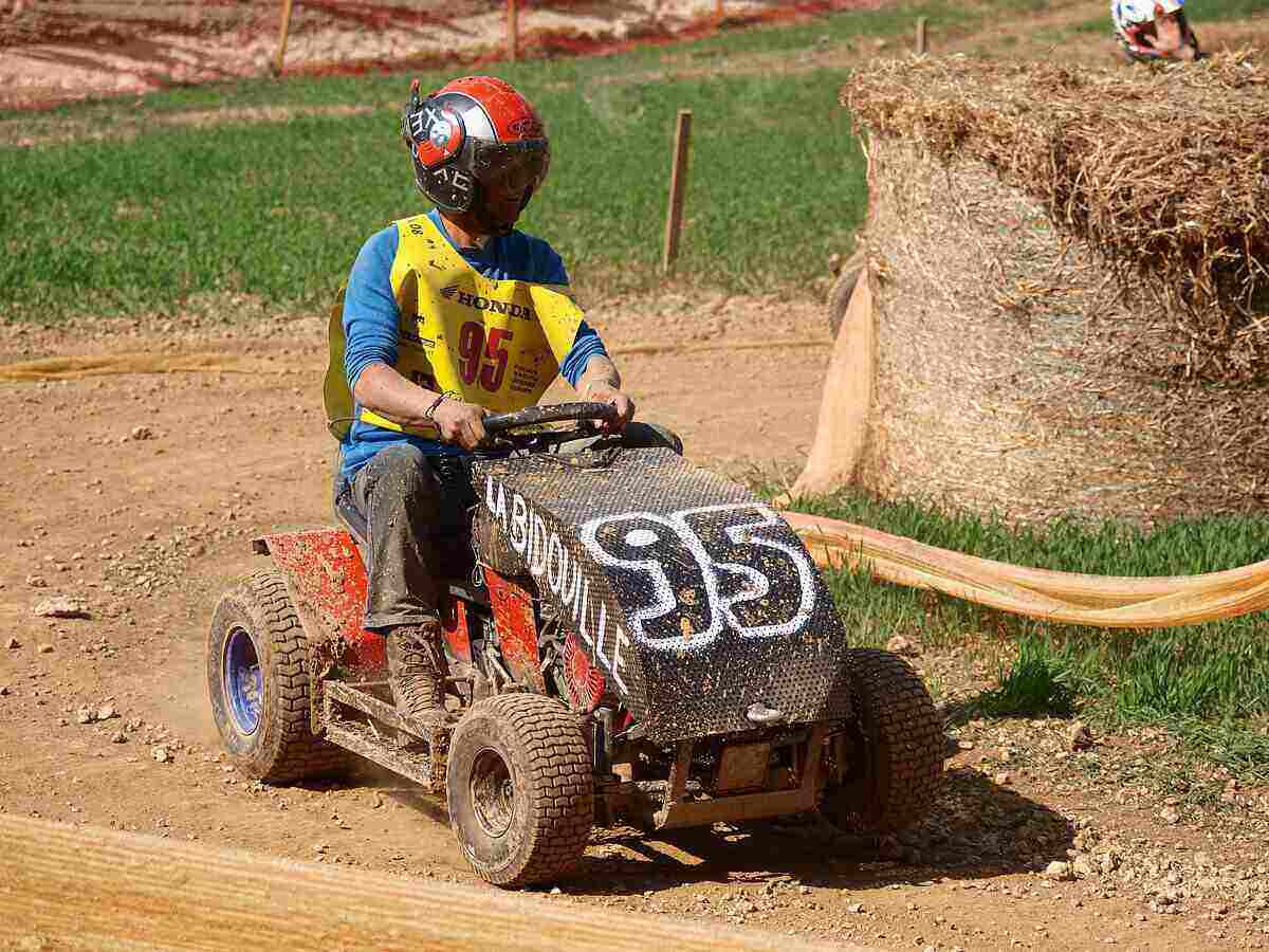 Competitor of a lawn mower race