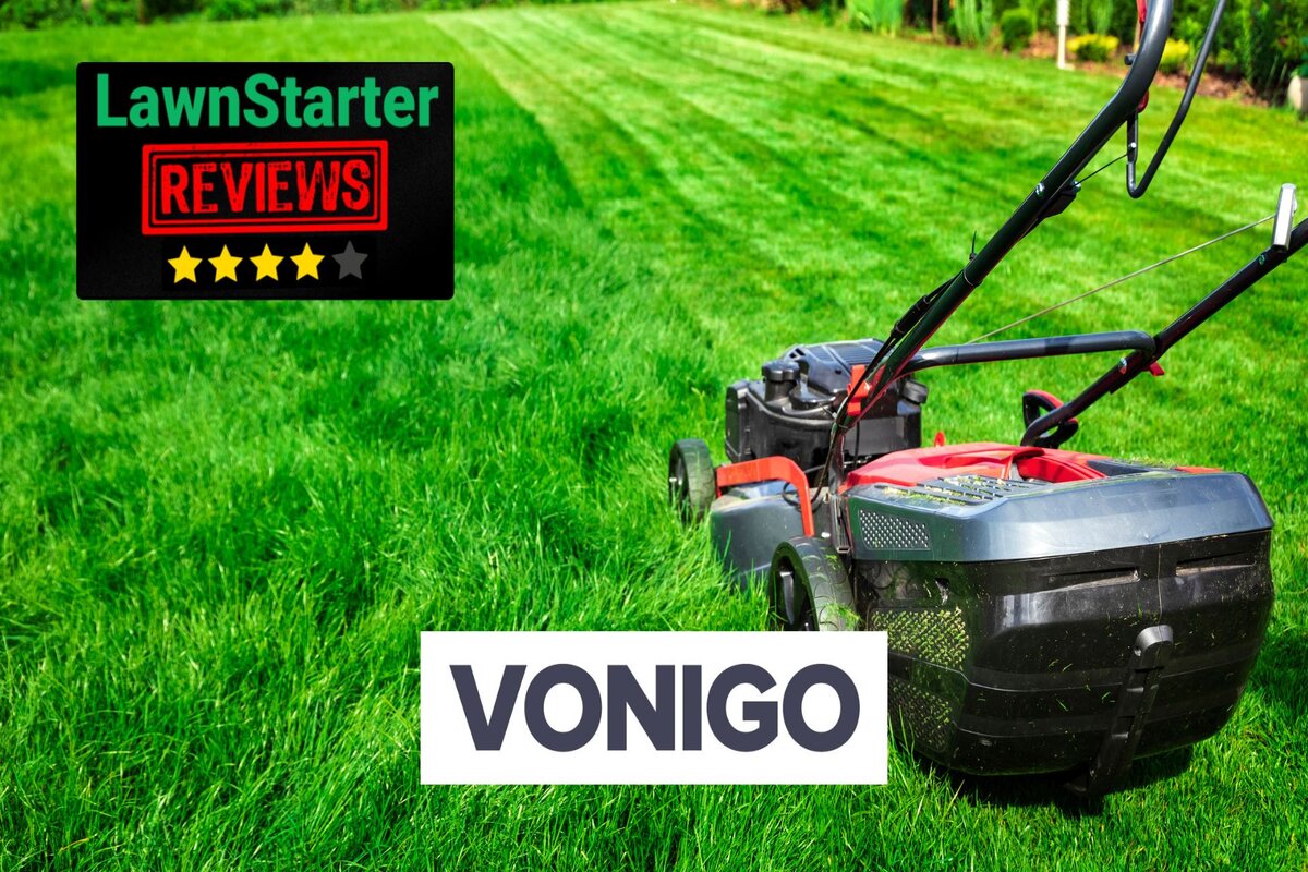 Text: Vonigo Software Review | Background Image: Lawn mower working on grass