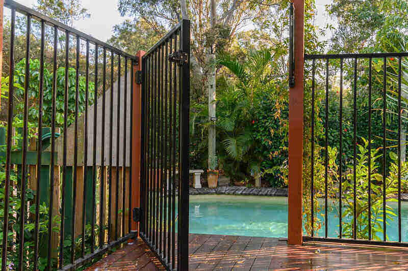 Metal fence for pool