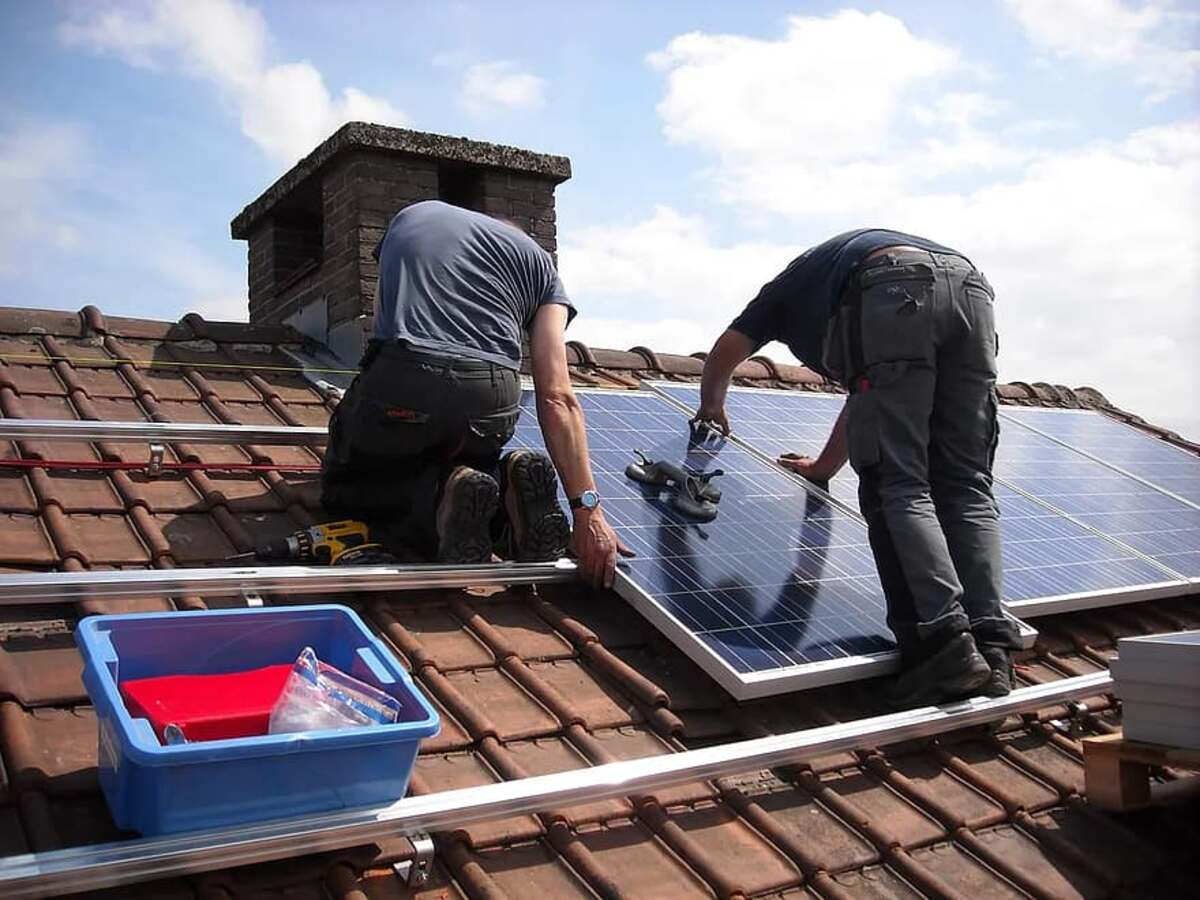 solar panel fixing on roof