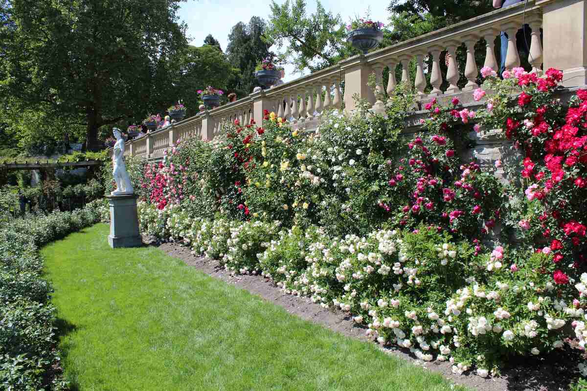 A gorgeous masonry fence