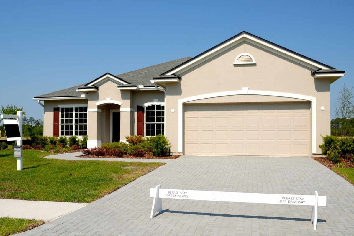 House with the paved driveway