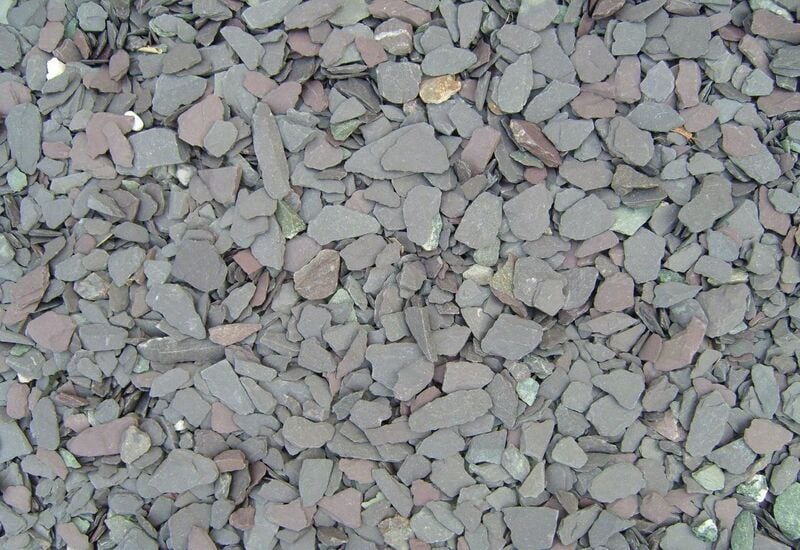 Slate Chips Stone of sdifferent sizes 