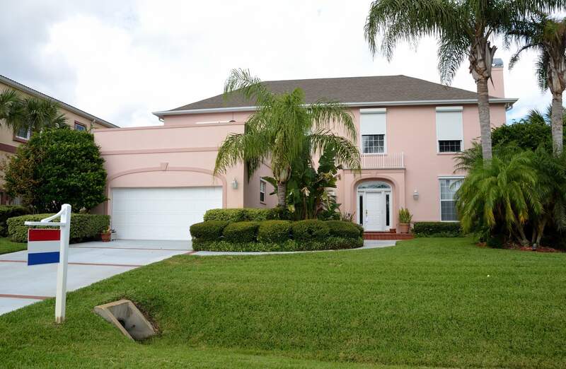 image of a lawn in florida