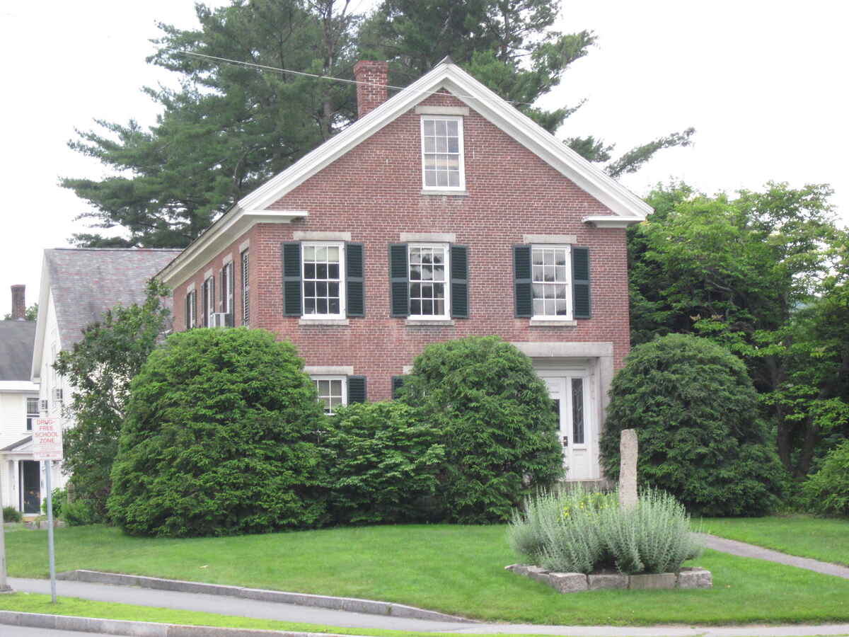 image of a lawn in new hampshire