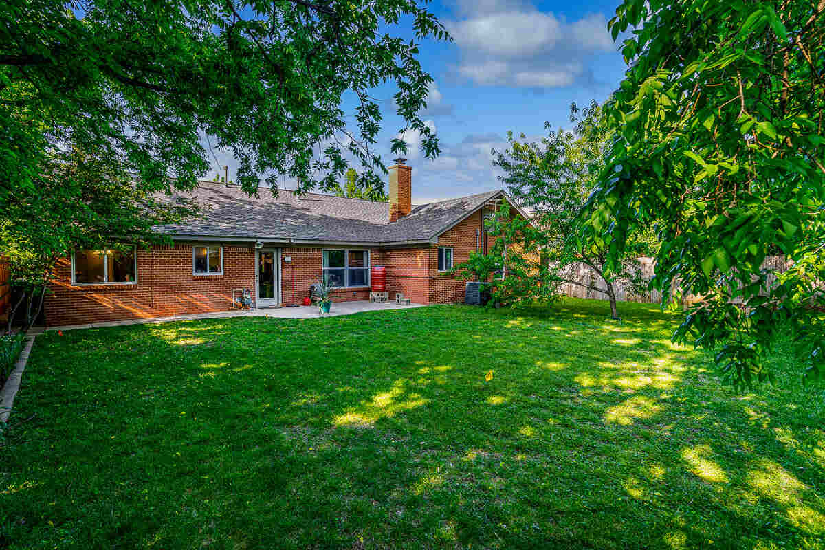 image of a lawn in front of a house in oklahoma