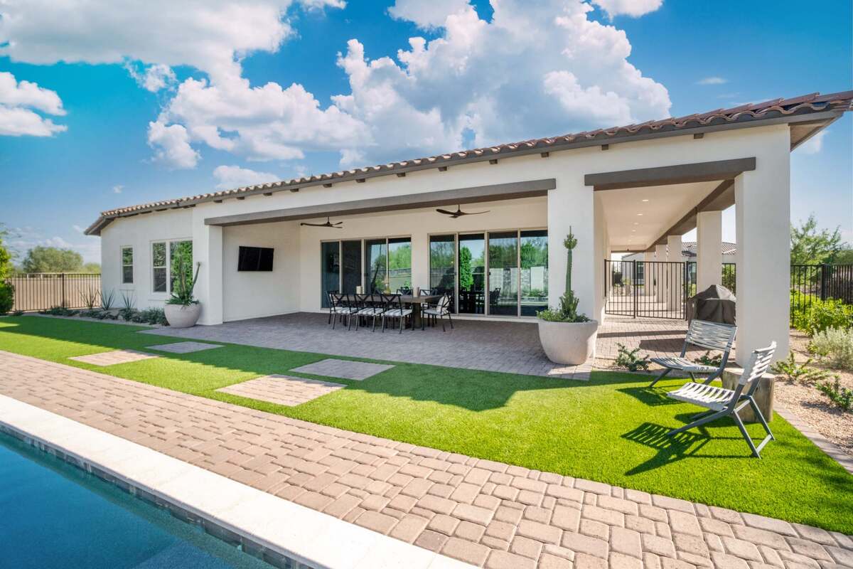 A beautiful grass of a house in arizona