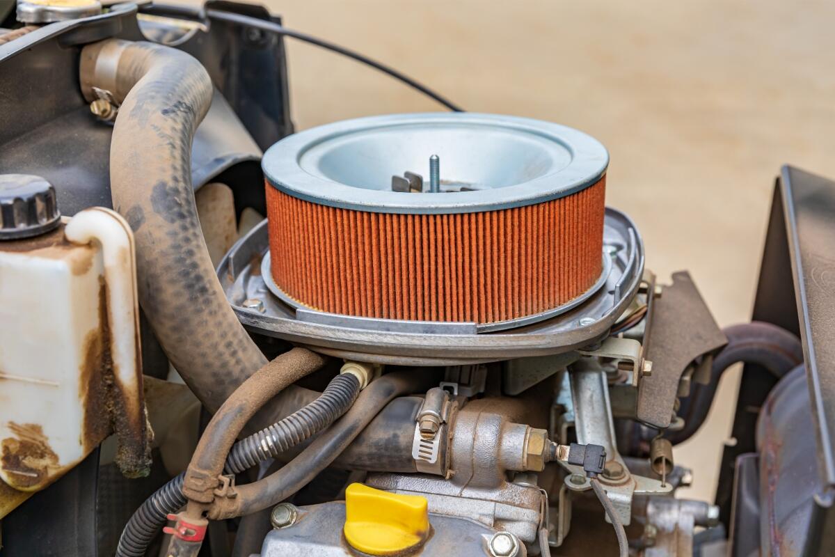 paper air filter on lawn mower tractor