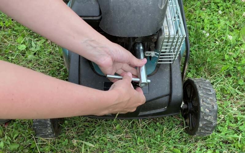 How To Winterize Your Lawn Mower and Power Equipment - Minnesota
