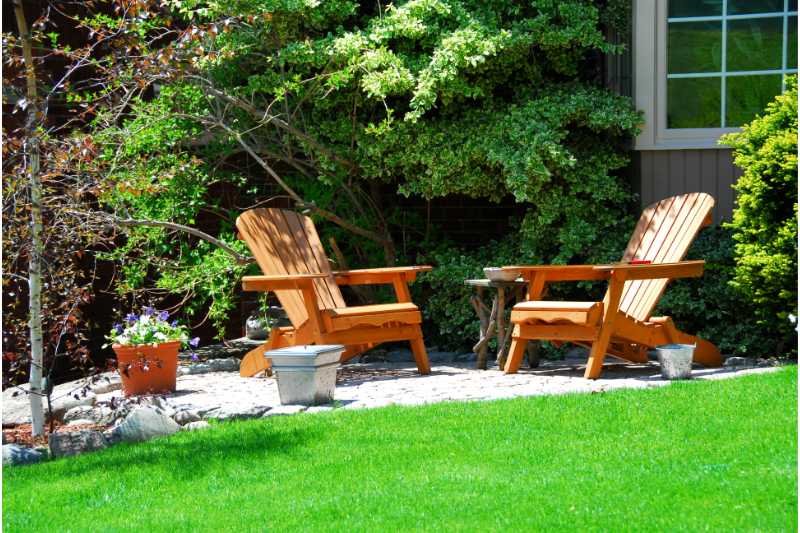 chairs in a front yard