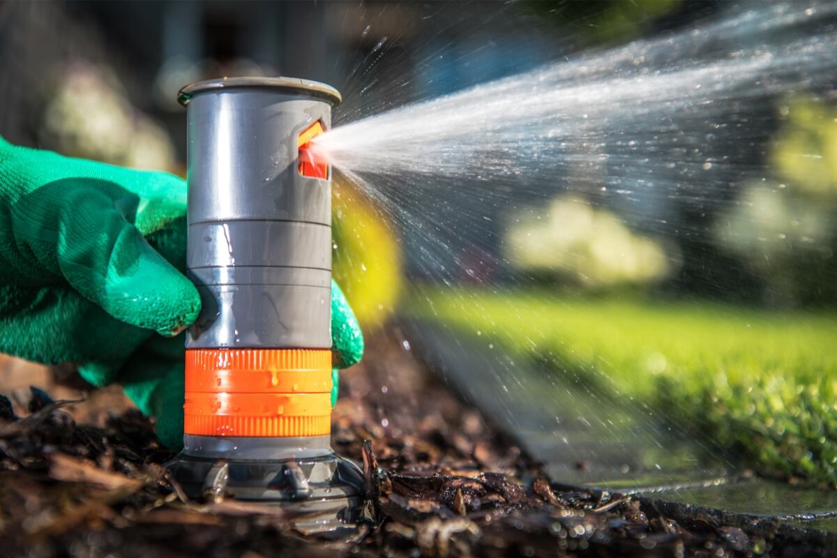 automatic lawn sprinkler