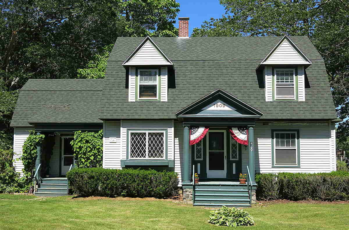 lawn in front of a hosue in maine