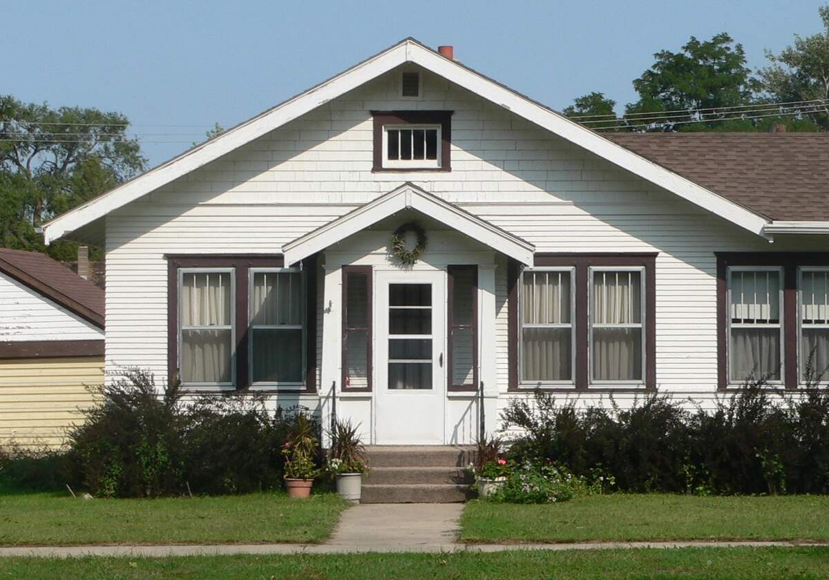 House at 912 Main Street in Armour, South Dakota; seen from the west