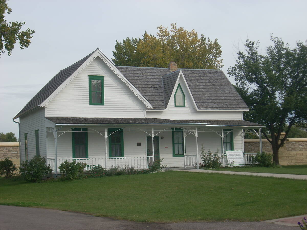 lawn in front of Campbell House in Grand Forks, North Dakota