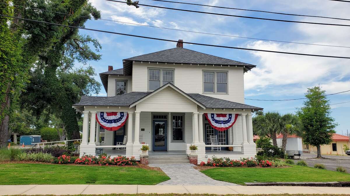 lawn in front of a house in panama city