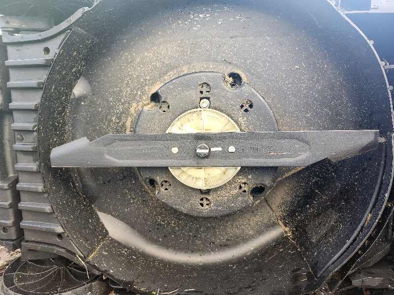 closeup of The Wild Badger Power WB40V18PLM’s underdeck 
