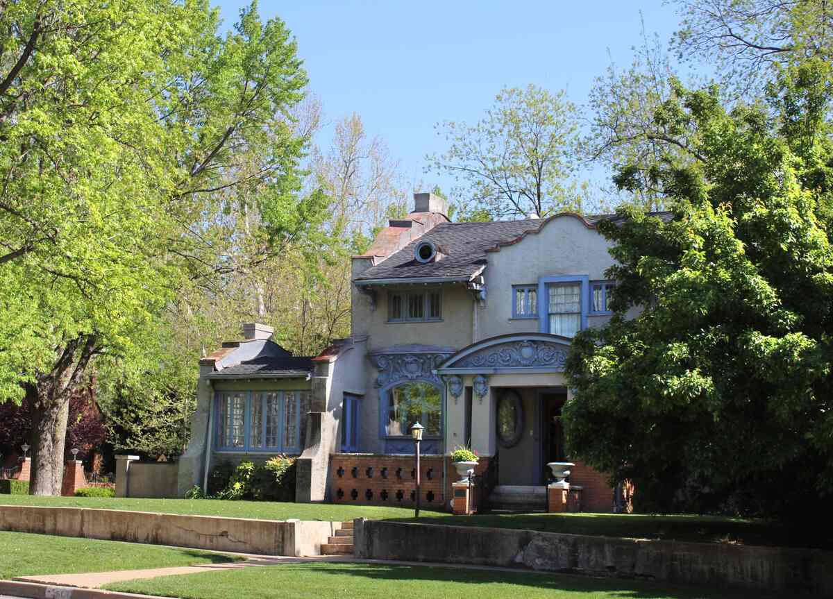 lawn in front of a house in oklahoma city
