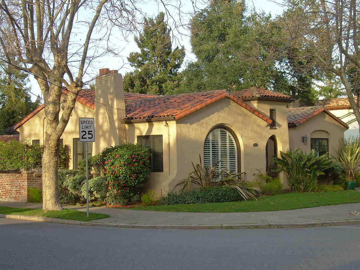 lawn in front of a house in san jose