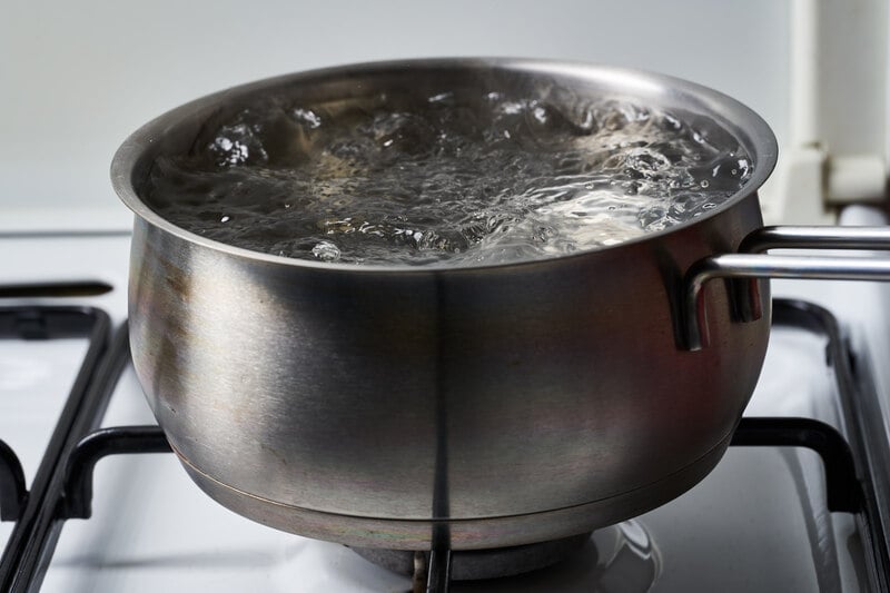 https://stock.adobe.com/images/pot-with-water-boiling/422293339