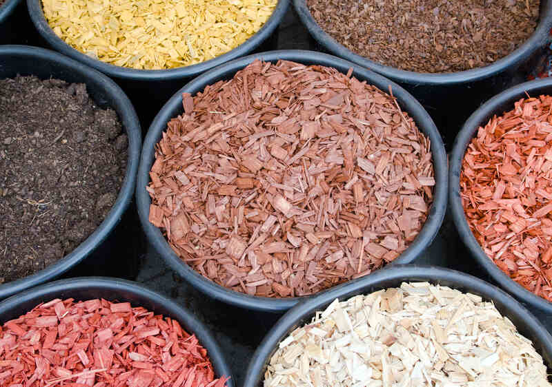 Different mulch colors displayed