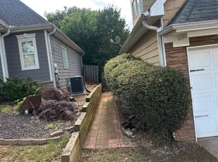 Bush Trimming by Ryan Gause for Minjun S. in Newnan, GA