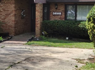 Bush Trimming by Jeremy Oliver for Melissa F. in Columbia, MD