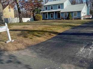 Leaf Removal by Savin Ungaro for Estazzia . in Windsor, CT