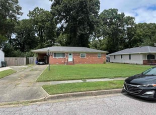 Gloria C.'s Lawn Maintenance service result