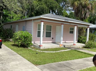 Bush Trimming by Dwaylon Peterson for shemida J. in Tampa, FL