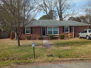 Leaf Removal by R Edwards for Martin P. in Portsmouth, VA