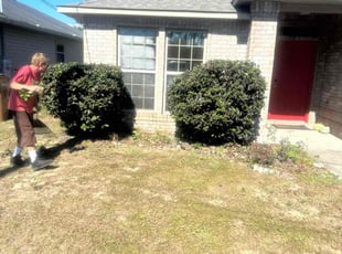 Bush Trimming by Travis Frederickson for Avery H. in Navarre, FL