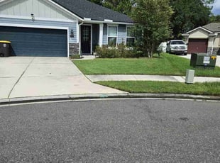 Gwendolyn W.'s Lawn Service service result